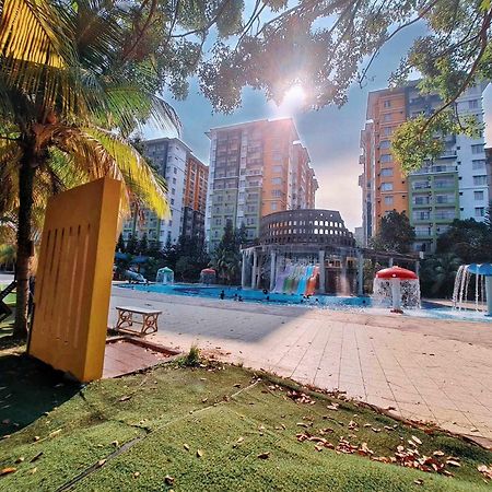 Melaka Top Largest Waterpark Resort - By Youbnb Homestay Melaka Exterior photo