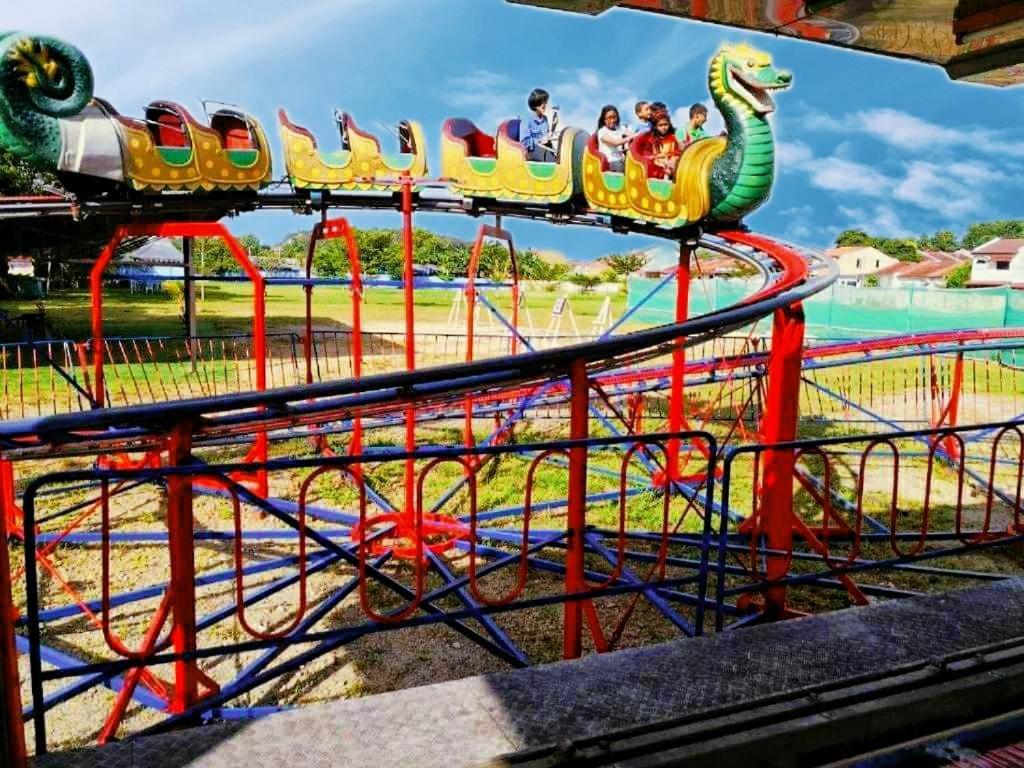 Melaka Top Largest Waterpark Resort - By Youbnb Homestay Melaka Exterior photo